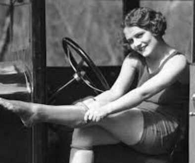 l automobile e femmina 01